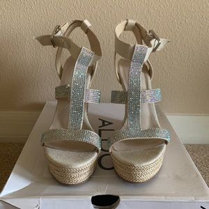 Aldo cream colored rhinestoned wedges ✨⭐️